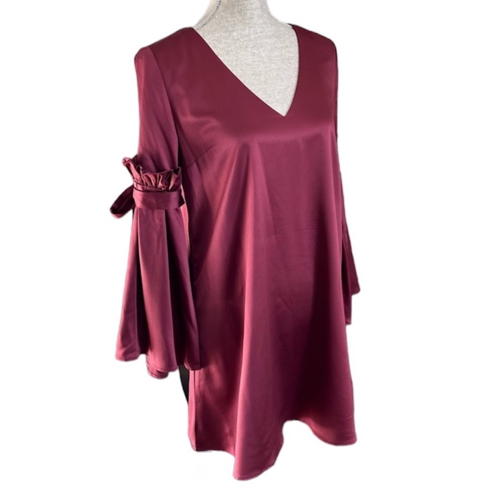 Gianni Bini Bell Sleeve Satin Swing Mini Dress Tie Sleeve Port Red V Neck Small
